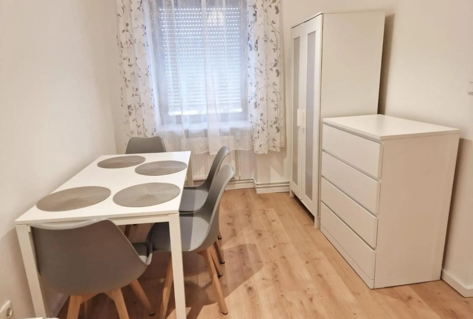 Family Studio Apartment For 4 Берлин 0*,