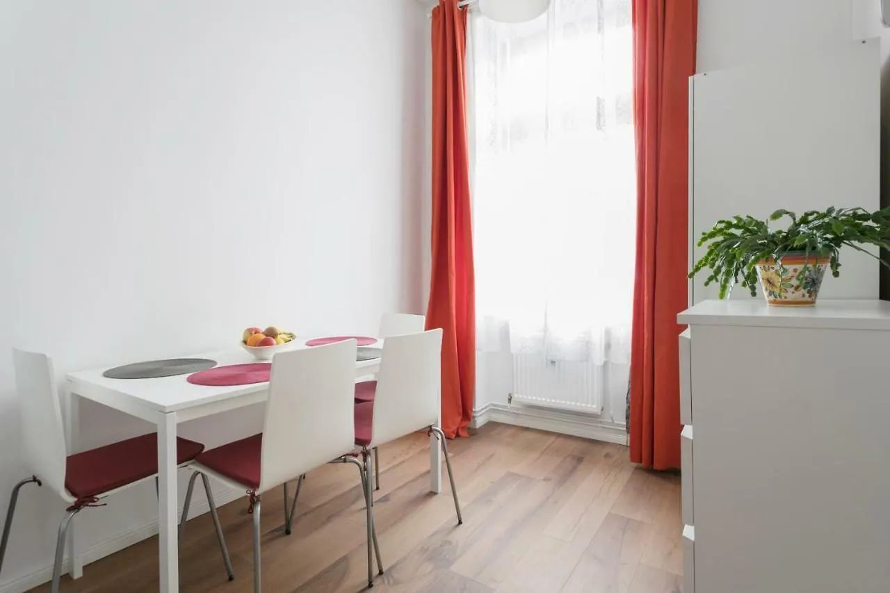 Family Studio Apartment For 4 Берлин